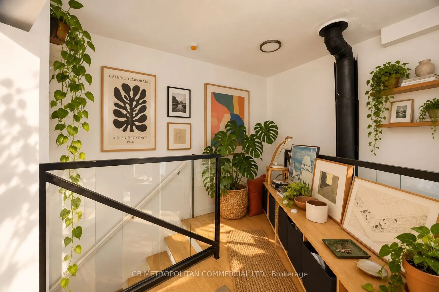 1024 Queen Street W
