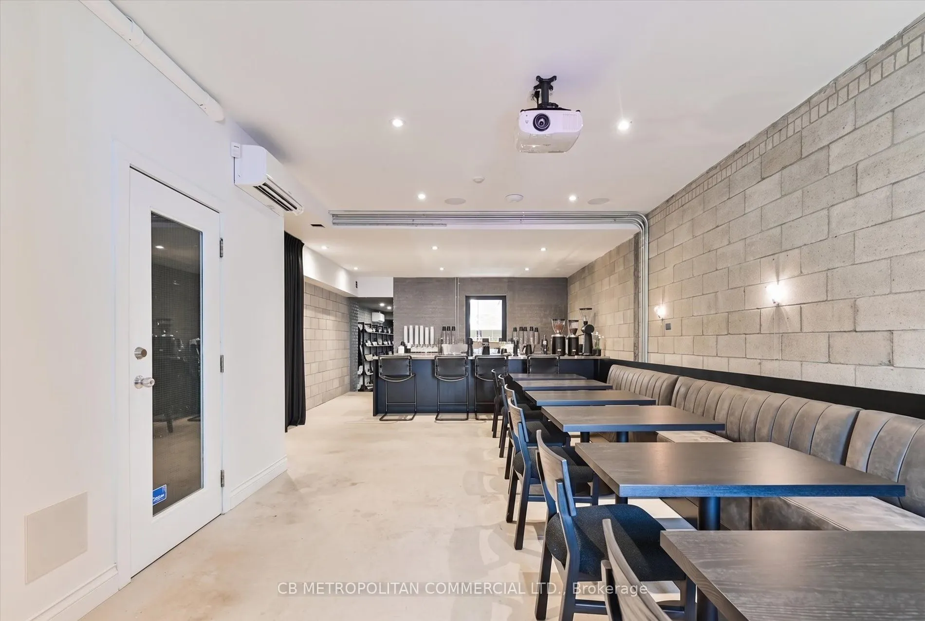 1024 Queen Street W