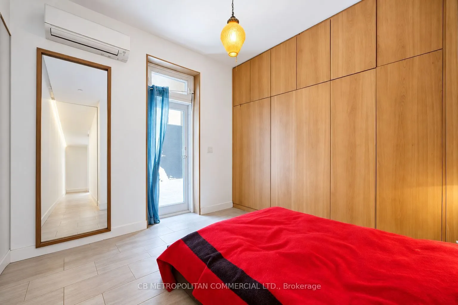 1024 Queen Street W