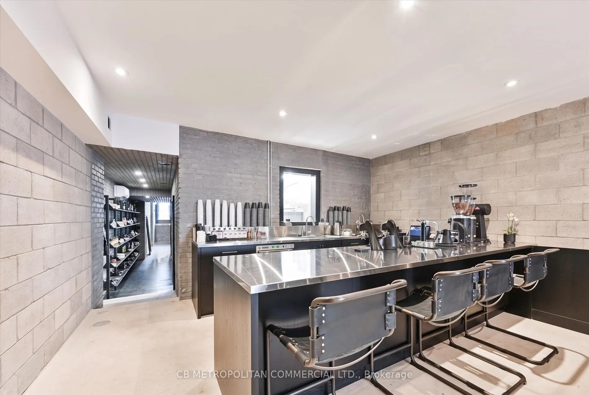 1024 Queen Street W