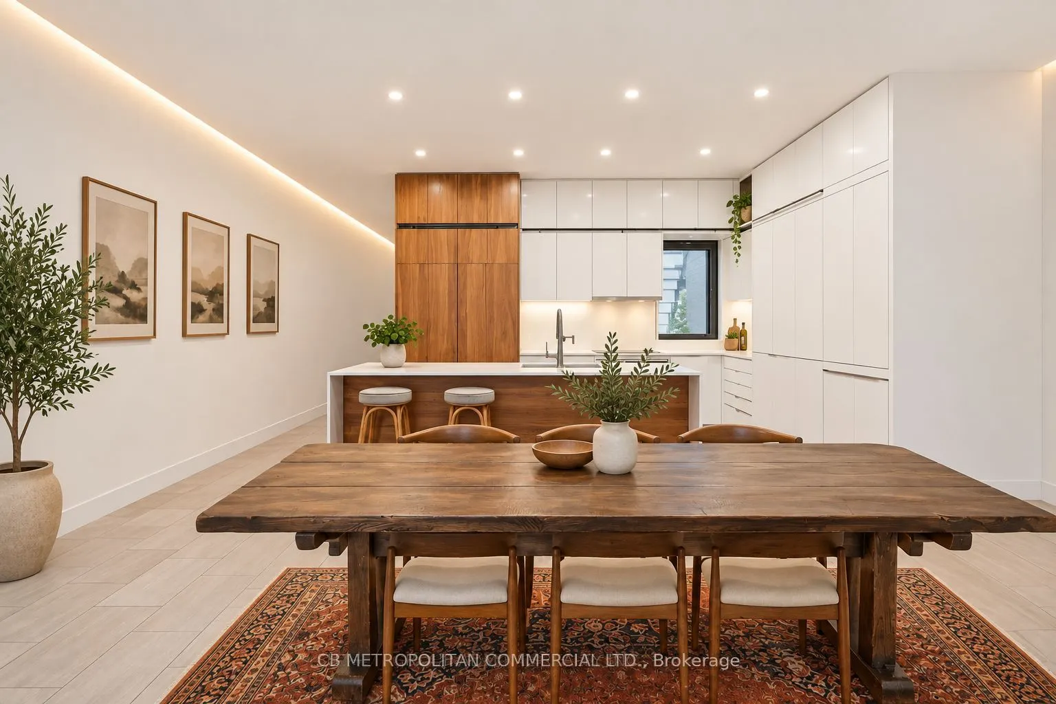 1024 Queen Street W