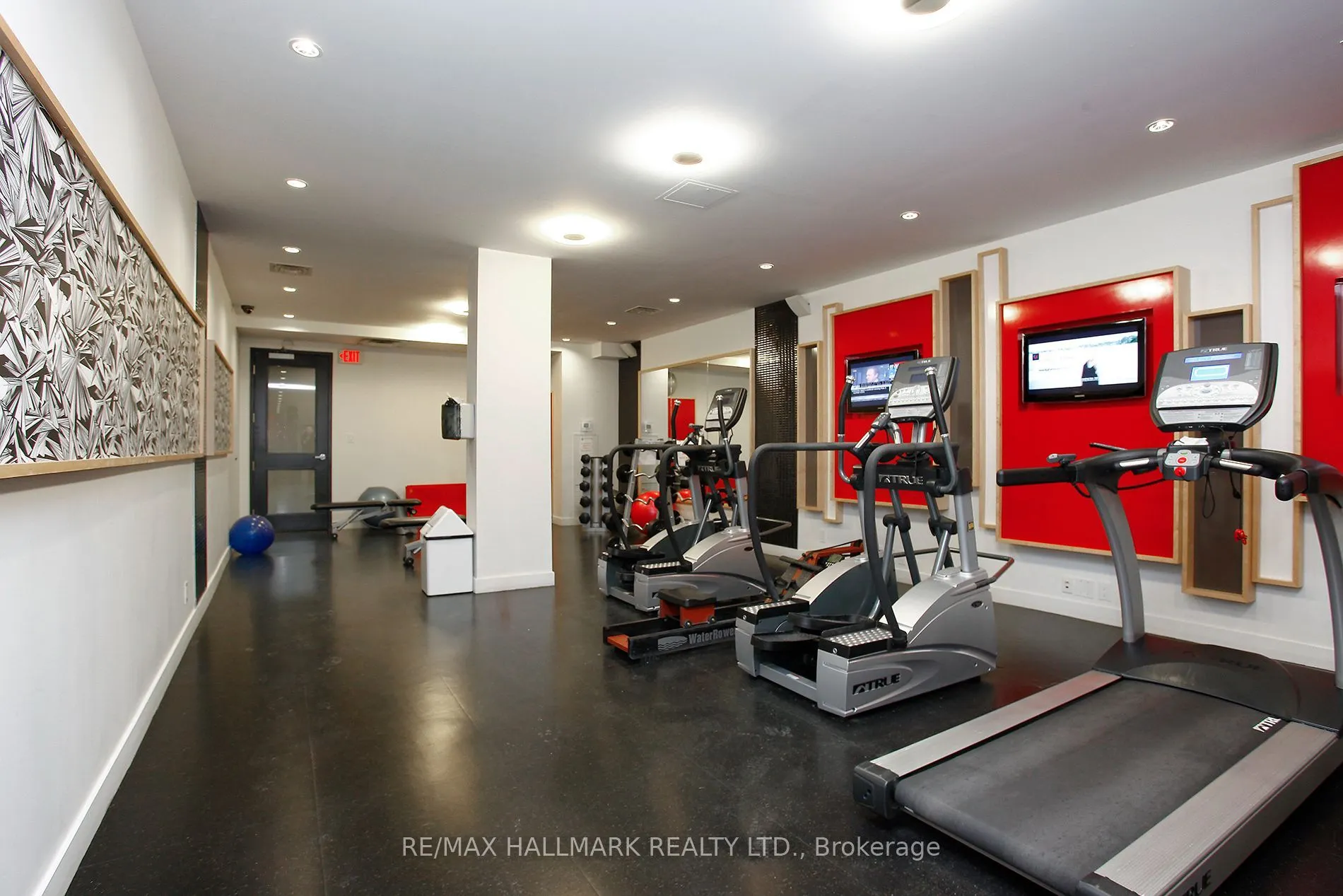 510 King Street E #402