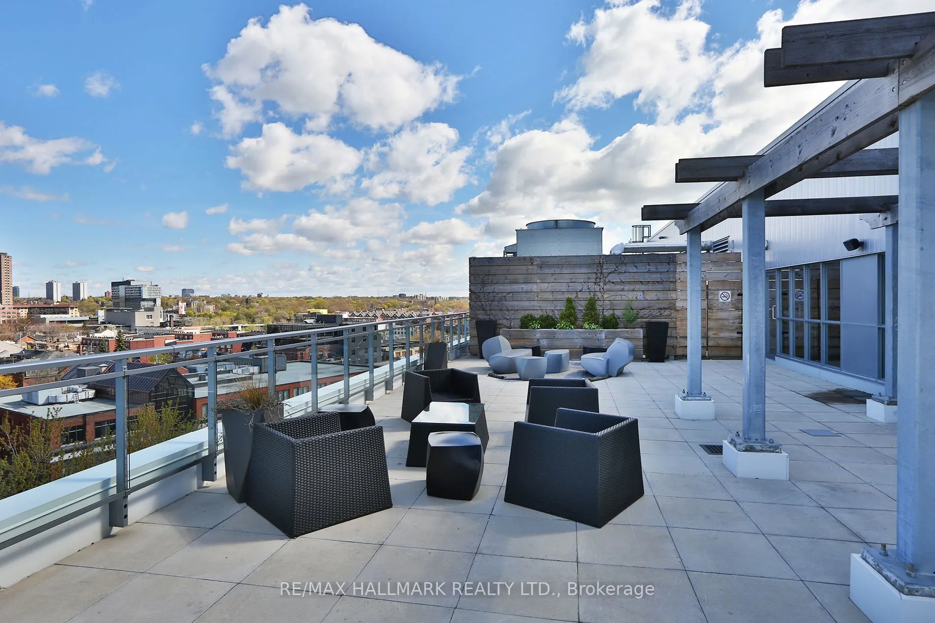 510 King Street E #402