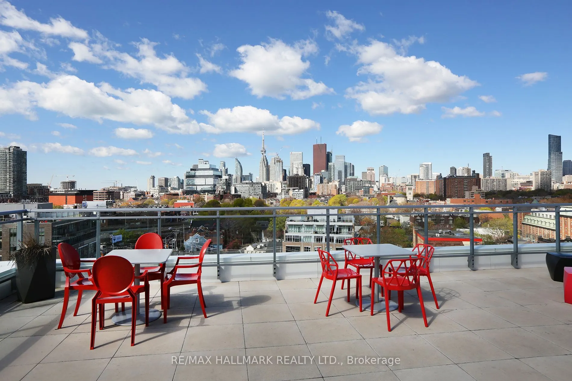 510 King Street E #402