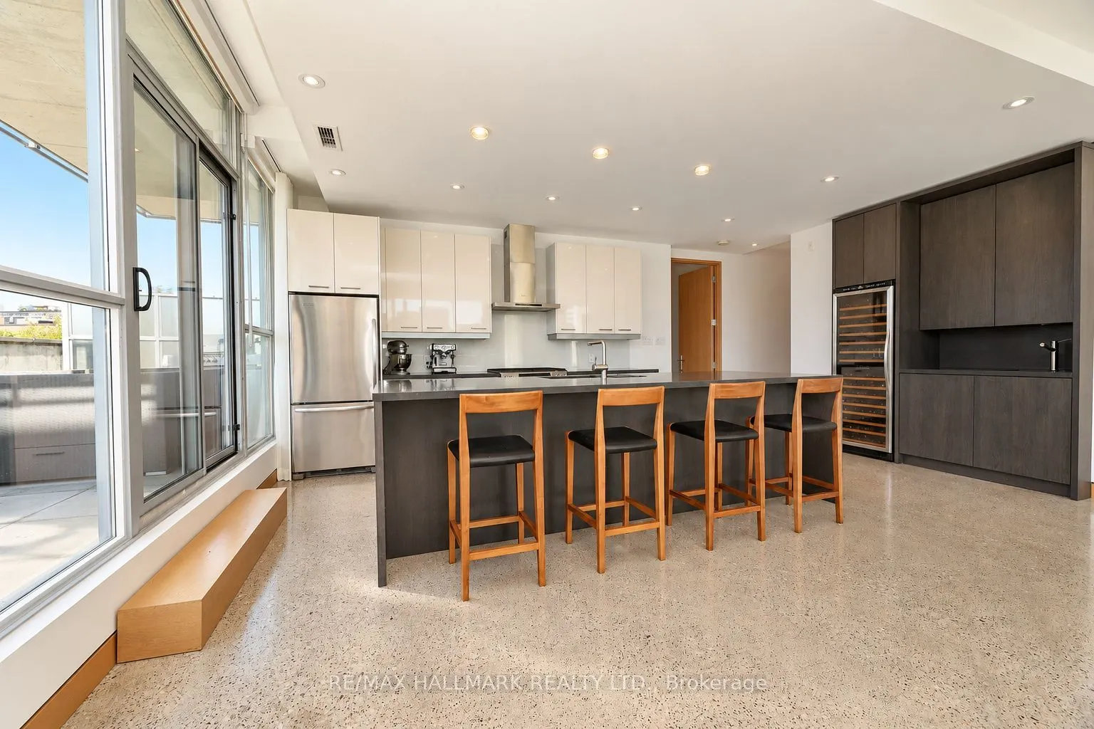 510 King Street E #402