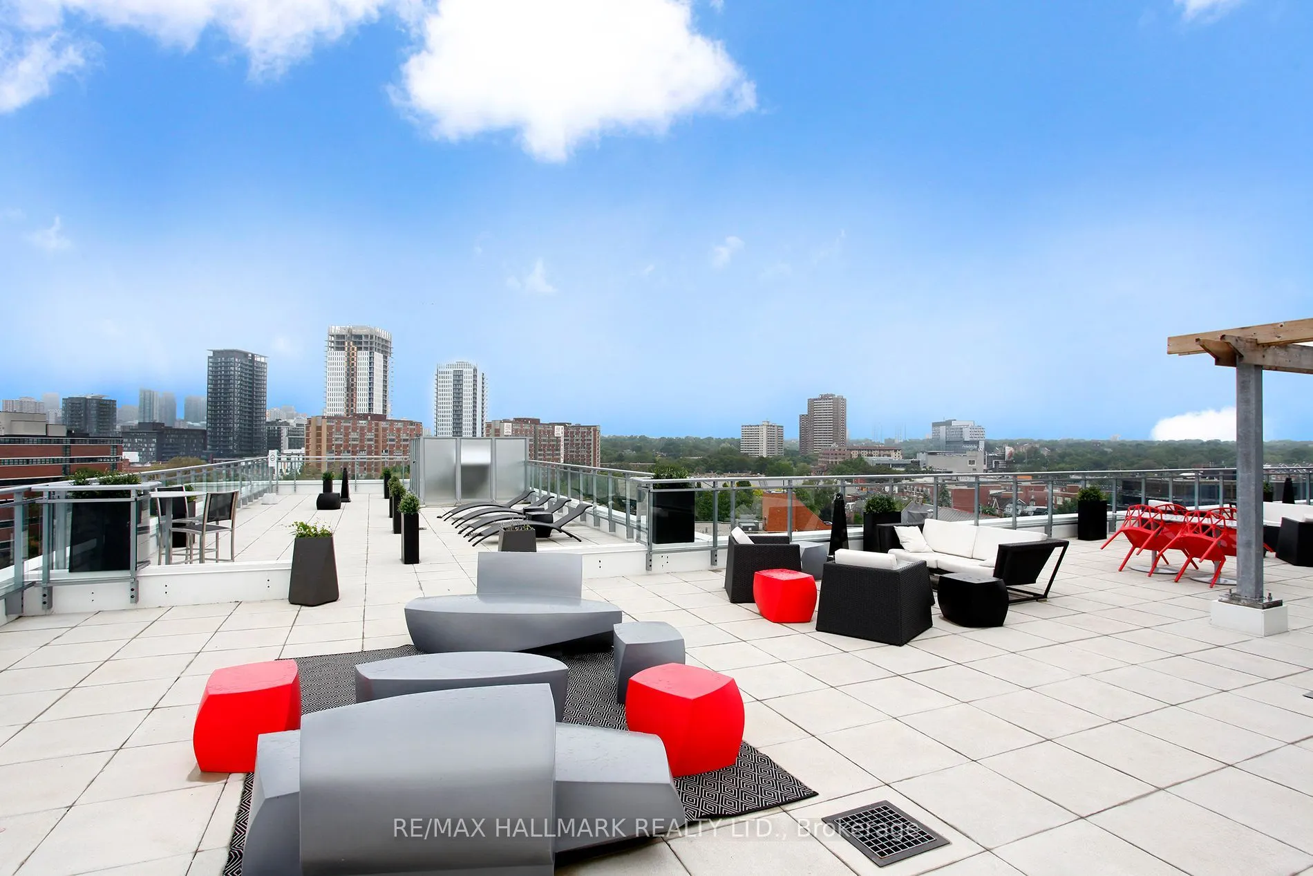 510 King Street E #402