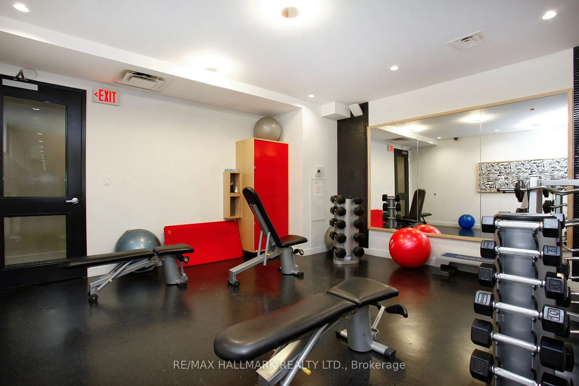 510 King Street E #402