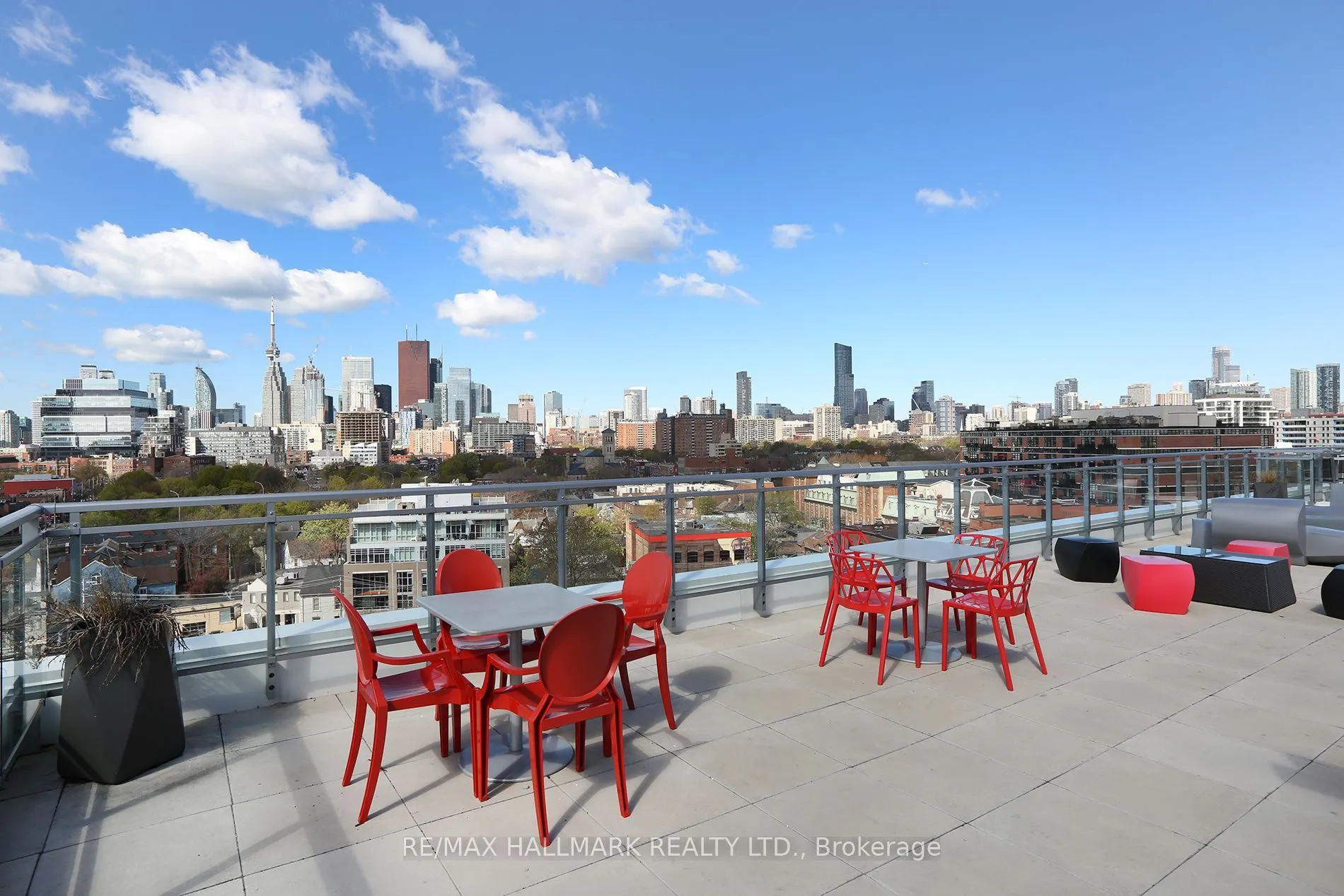 510 King Street E #402