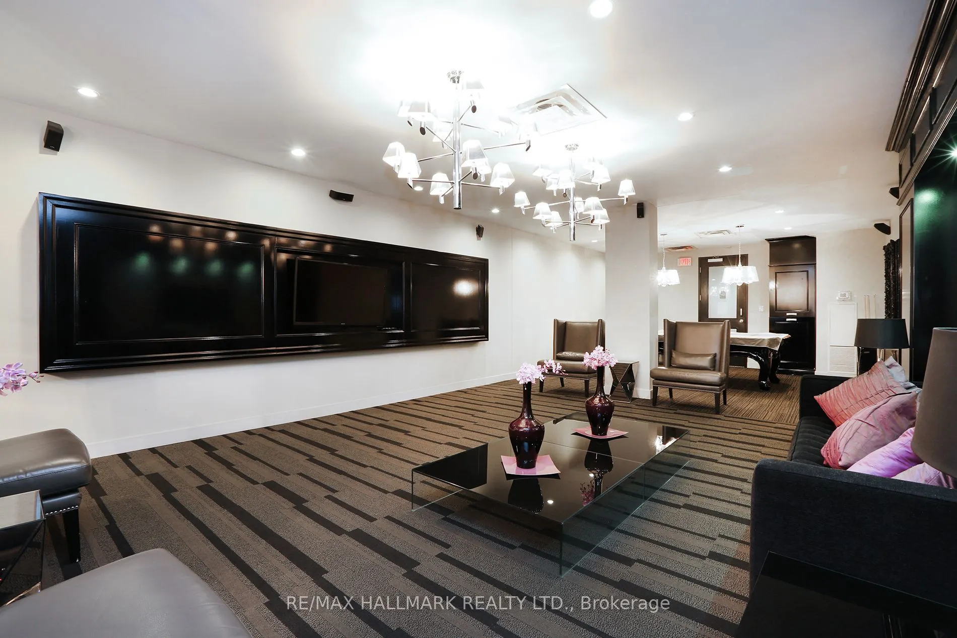 510 King Street E #402