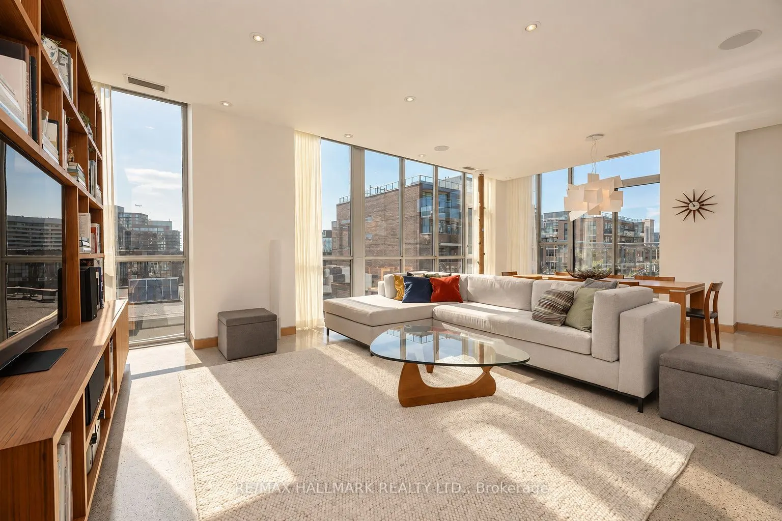 510 King Street E #402