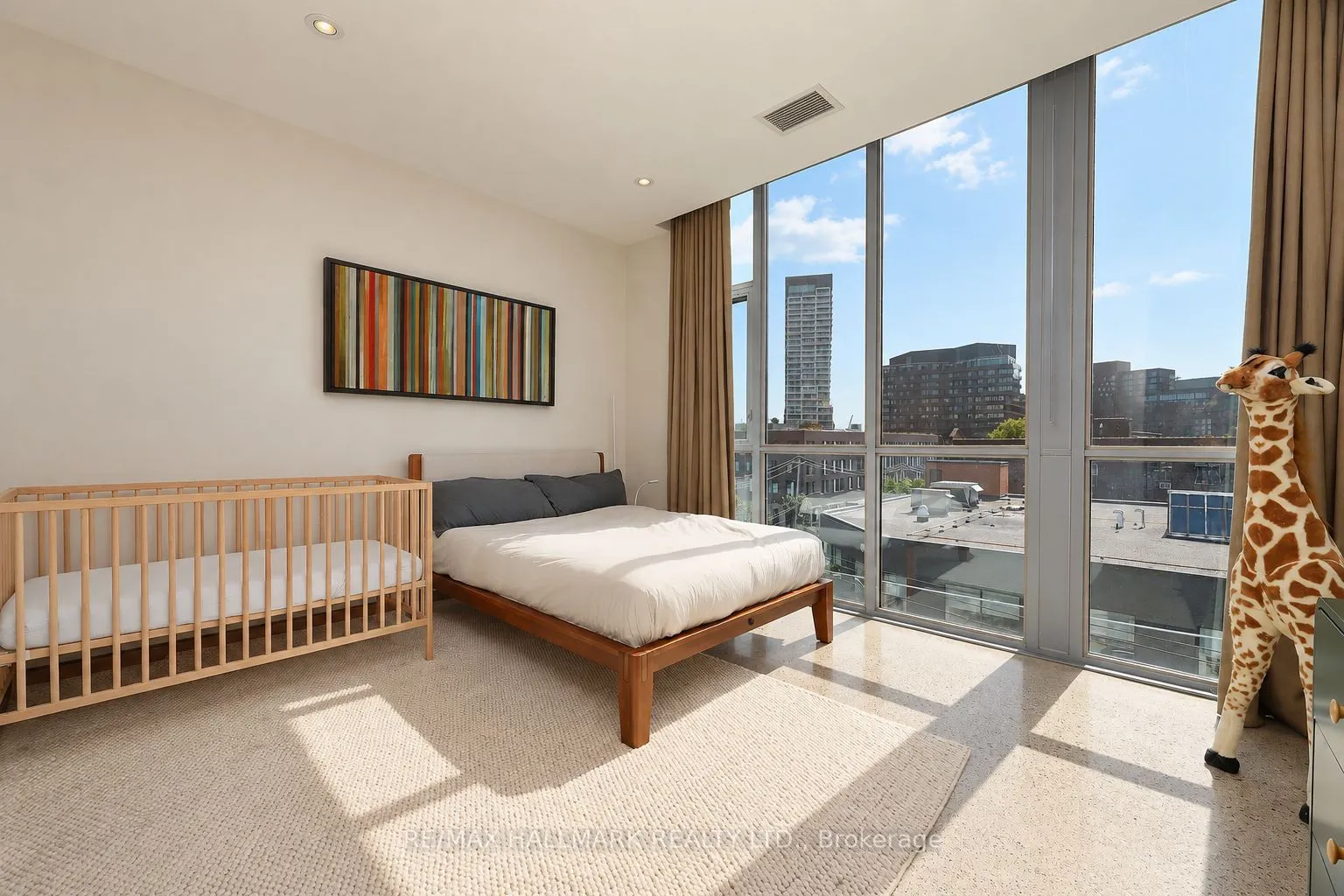 510 King Street E #402