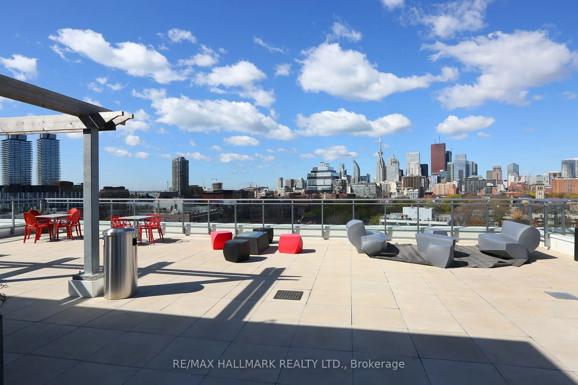 510 King Street E #402