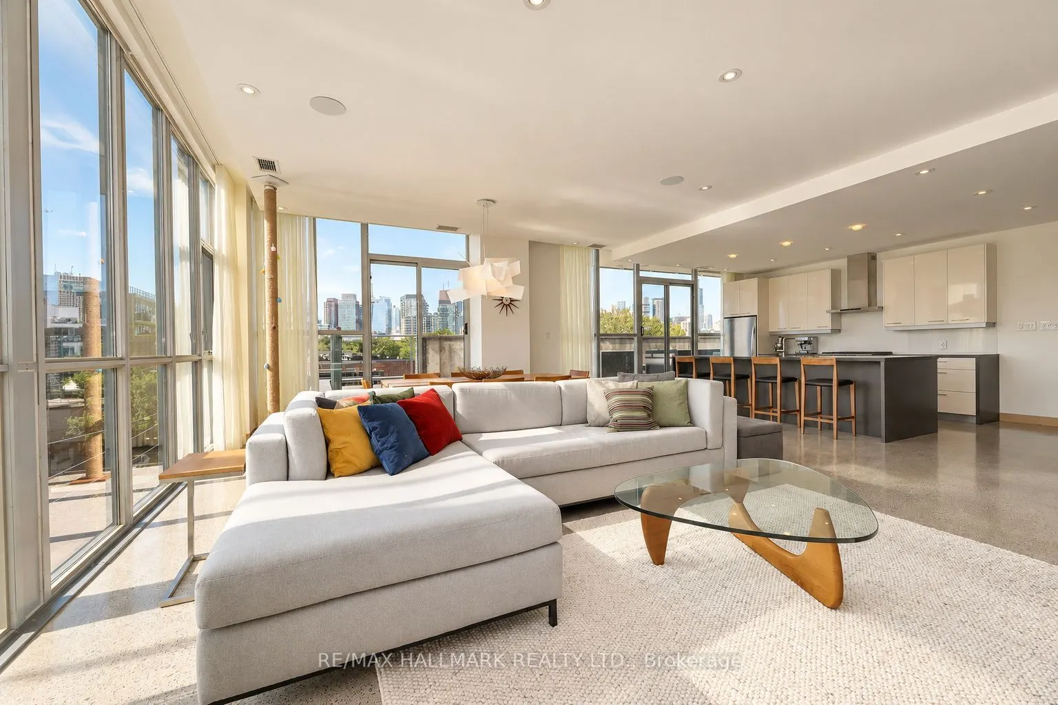510 King Street E #402
