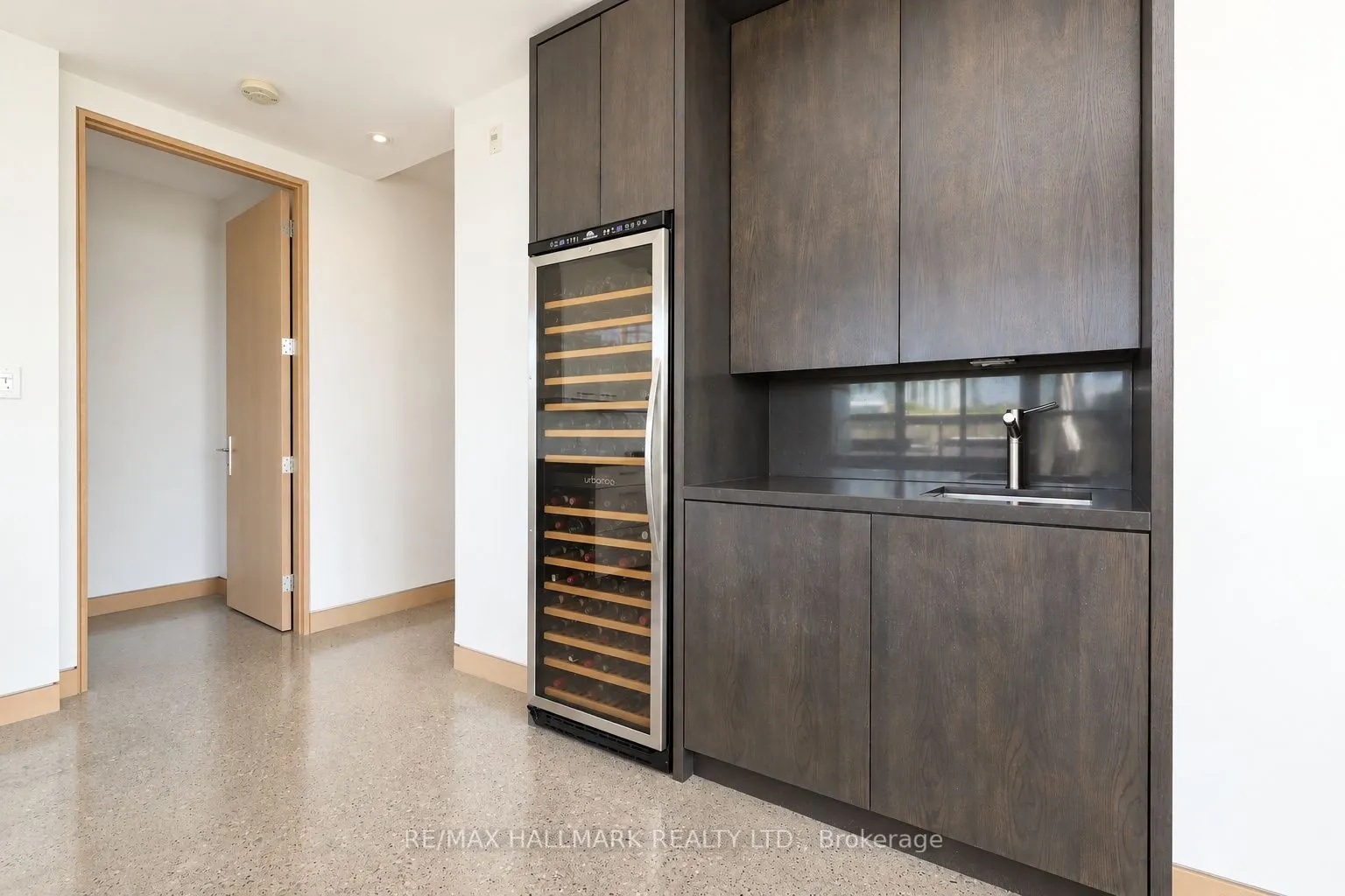 510 King Street E #402