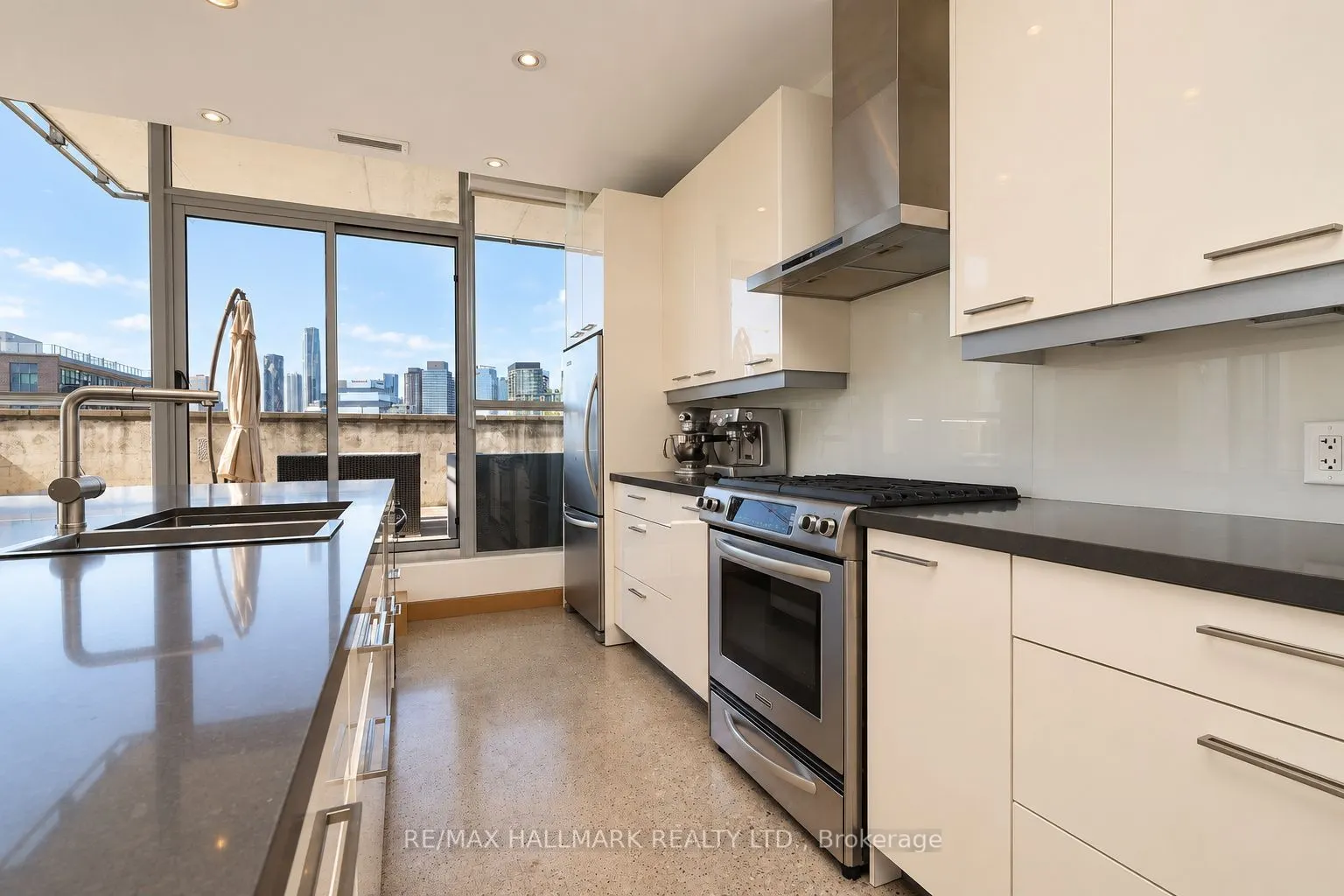 510 King Street E #402