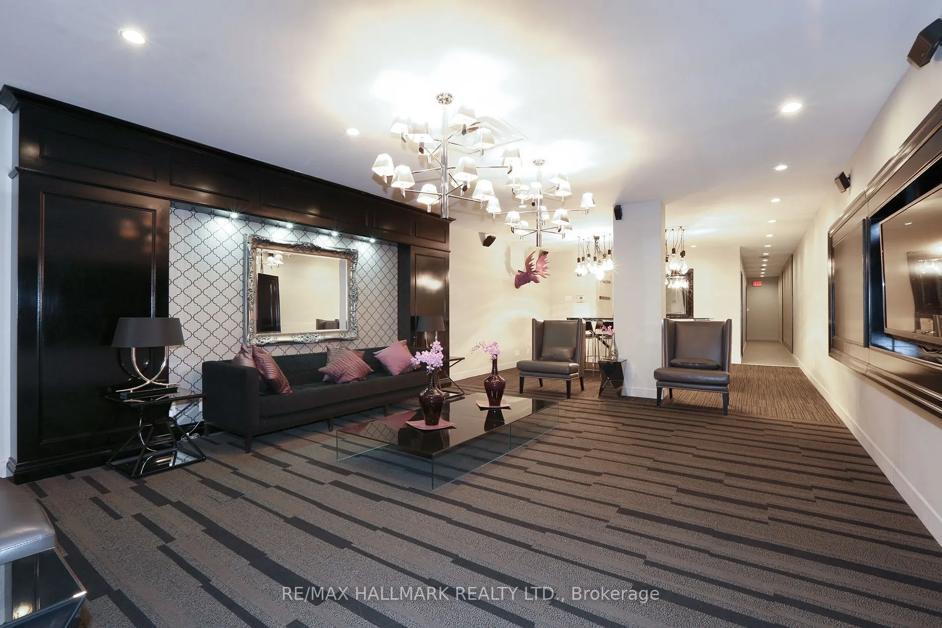 510 King Street E #402