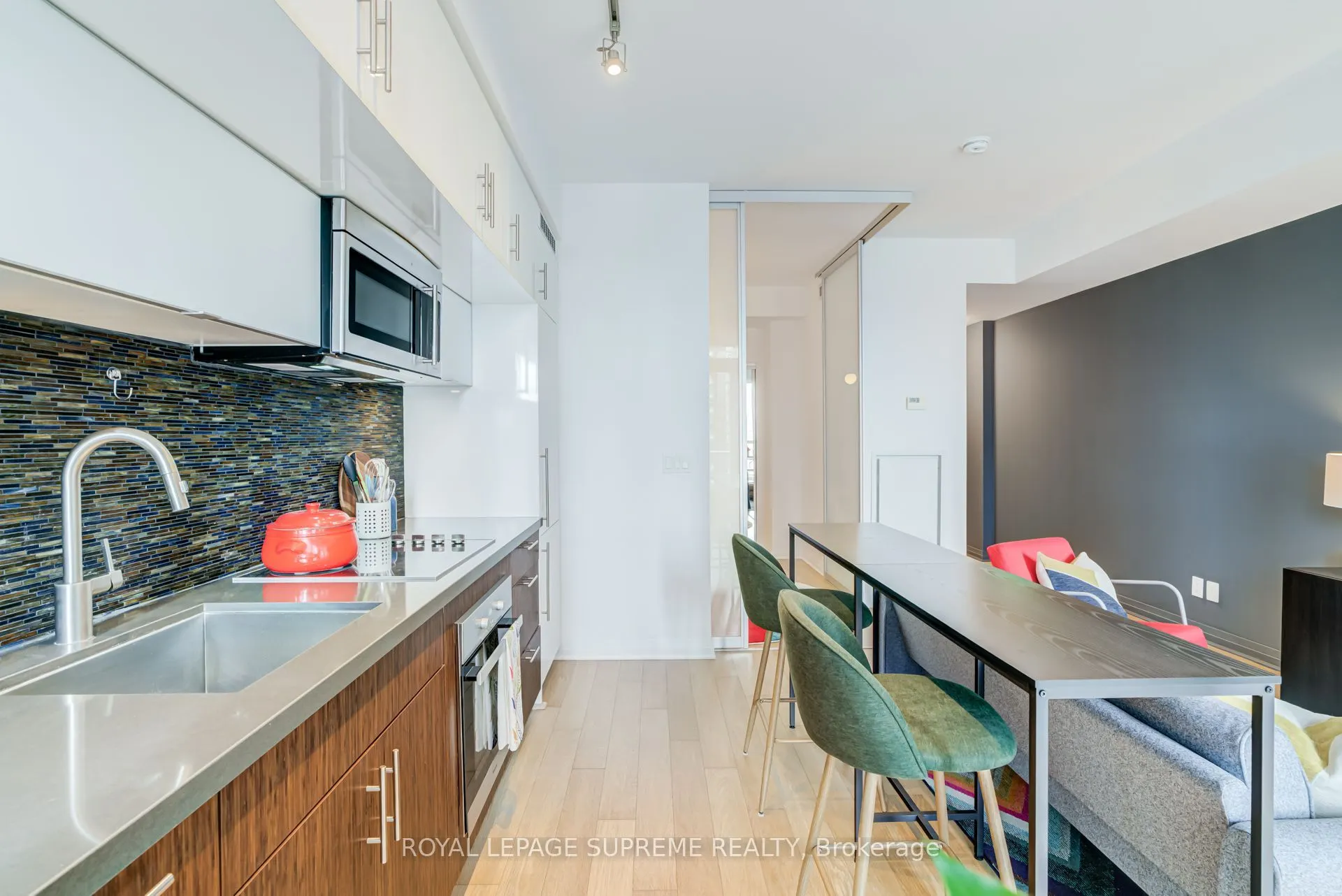 8 Mercer Street #1710