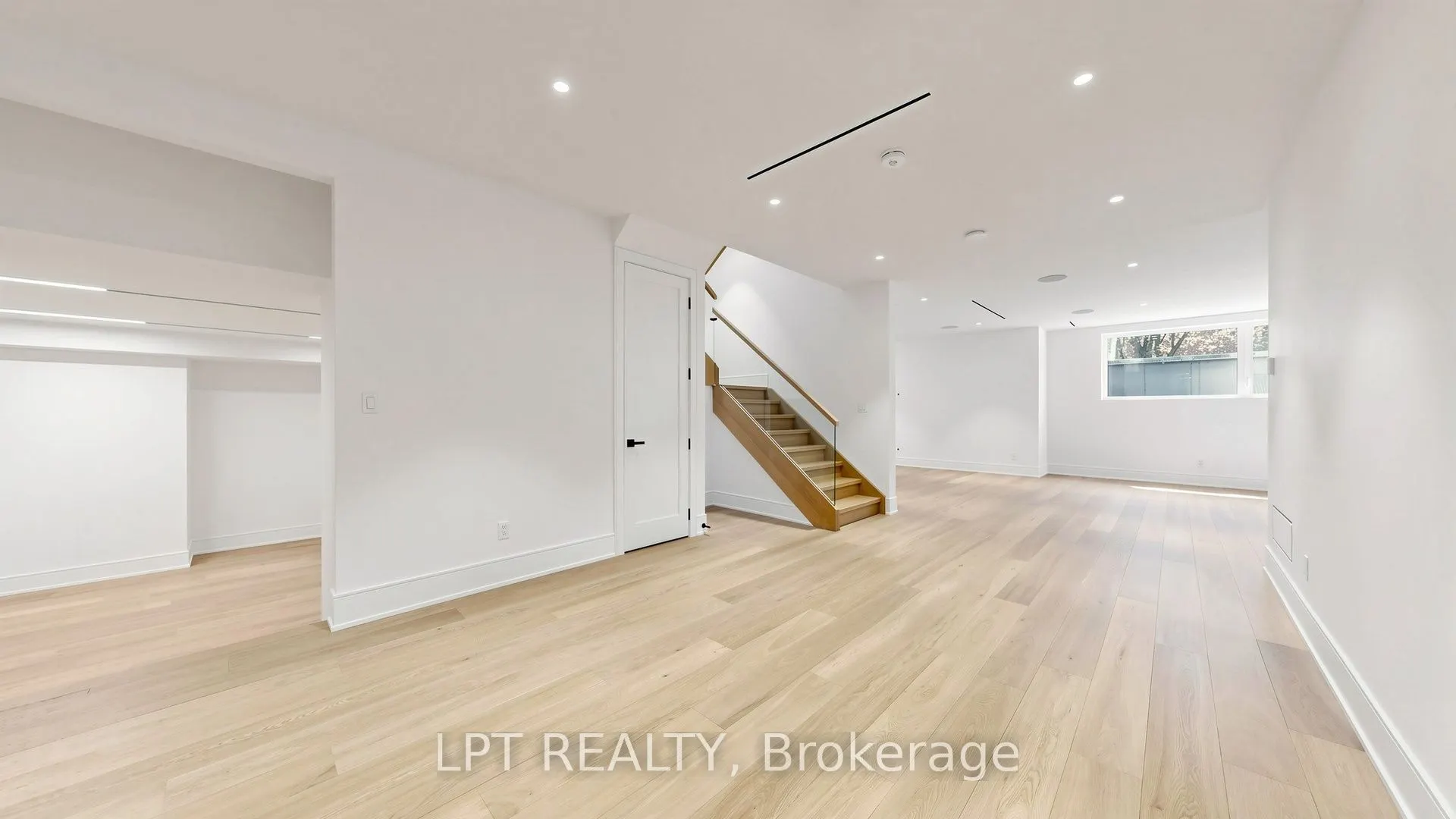 431 Heath Street E