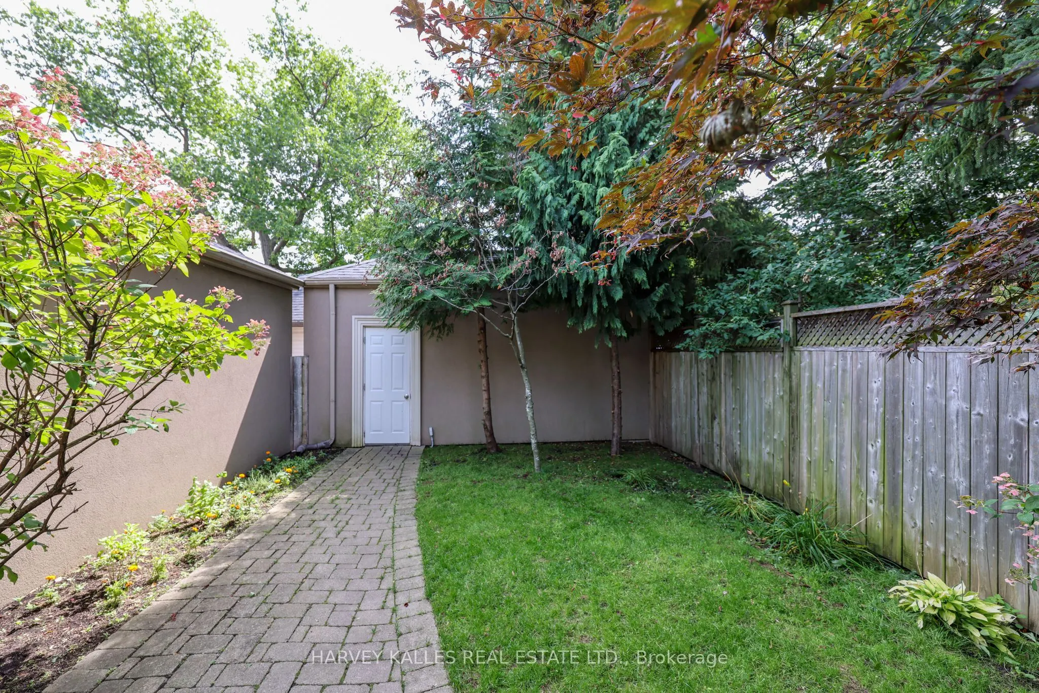 599 Woburn Avenue