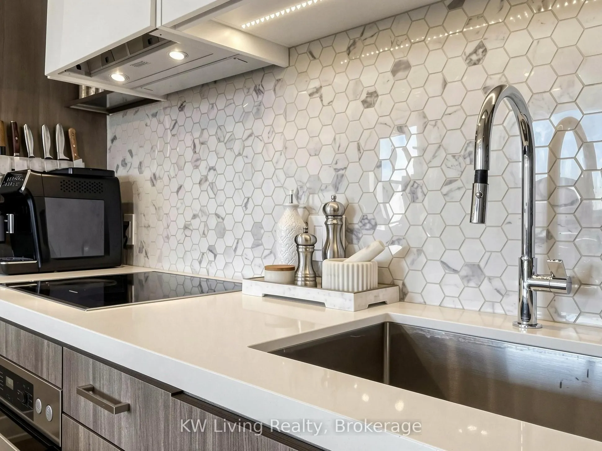 11 Lillian Street #406
