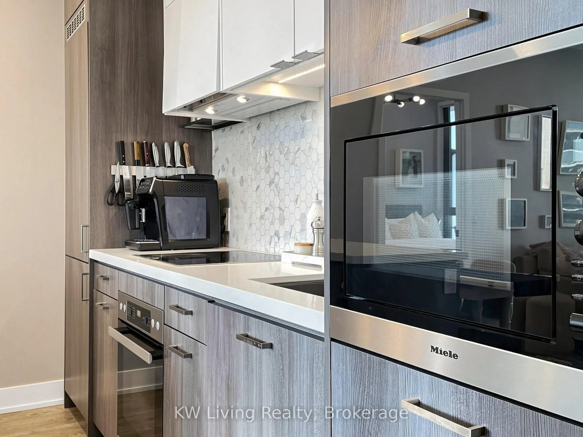 11 Lillian Street #406
