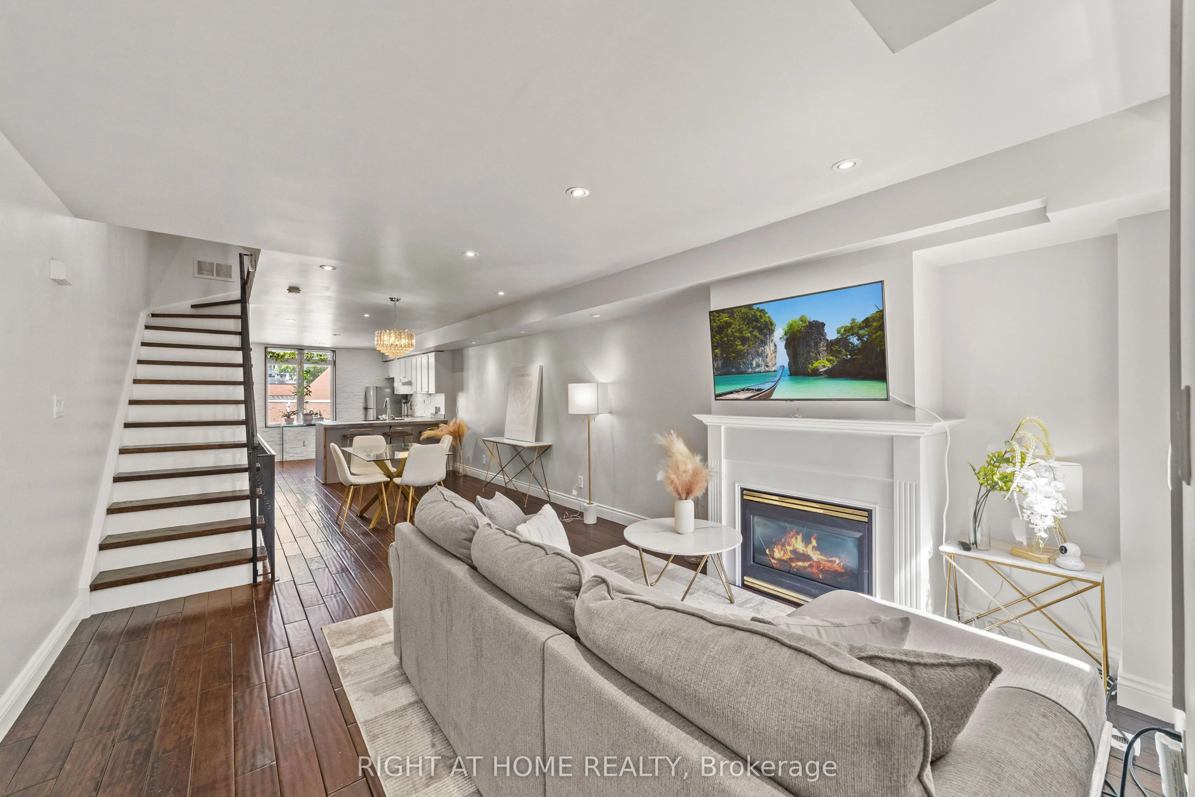 12 Sudbury Street #2608