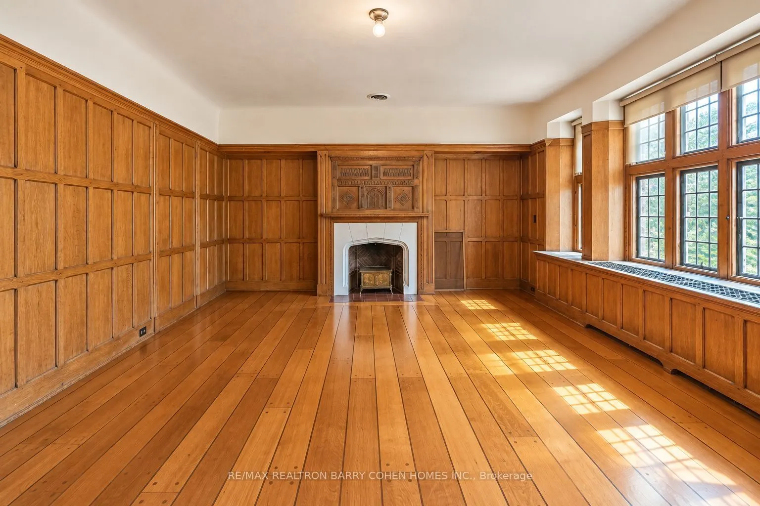 372 Old Yonge Street