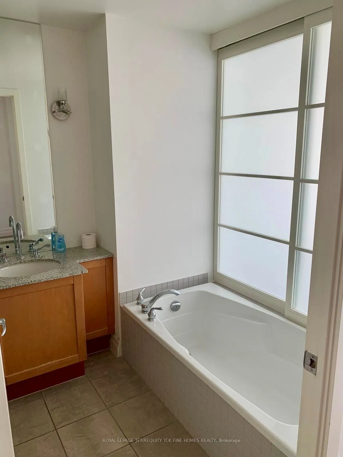 500 Queens Quay W #1016E