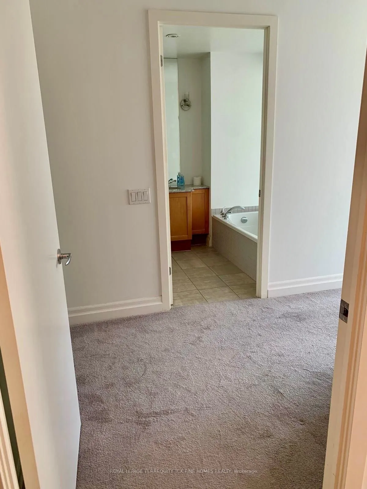 500 Queens Quay W #1016E