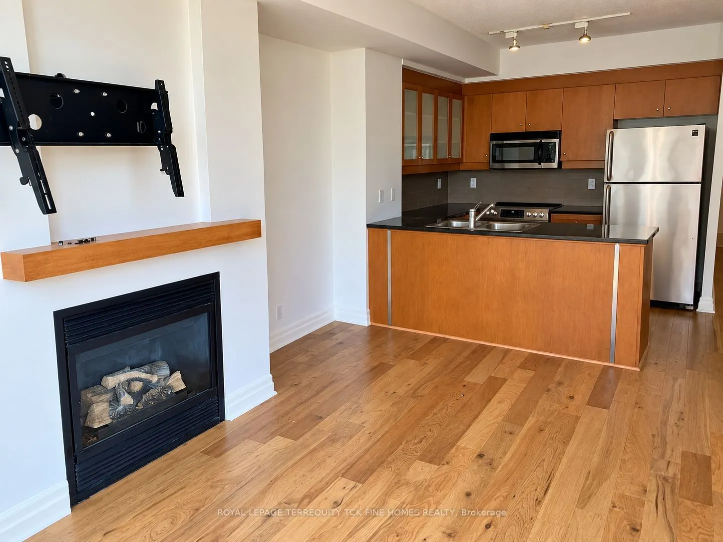 500 Queens Quay W #1016E