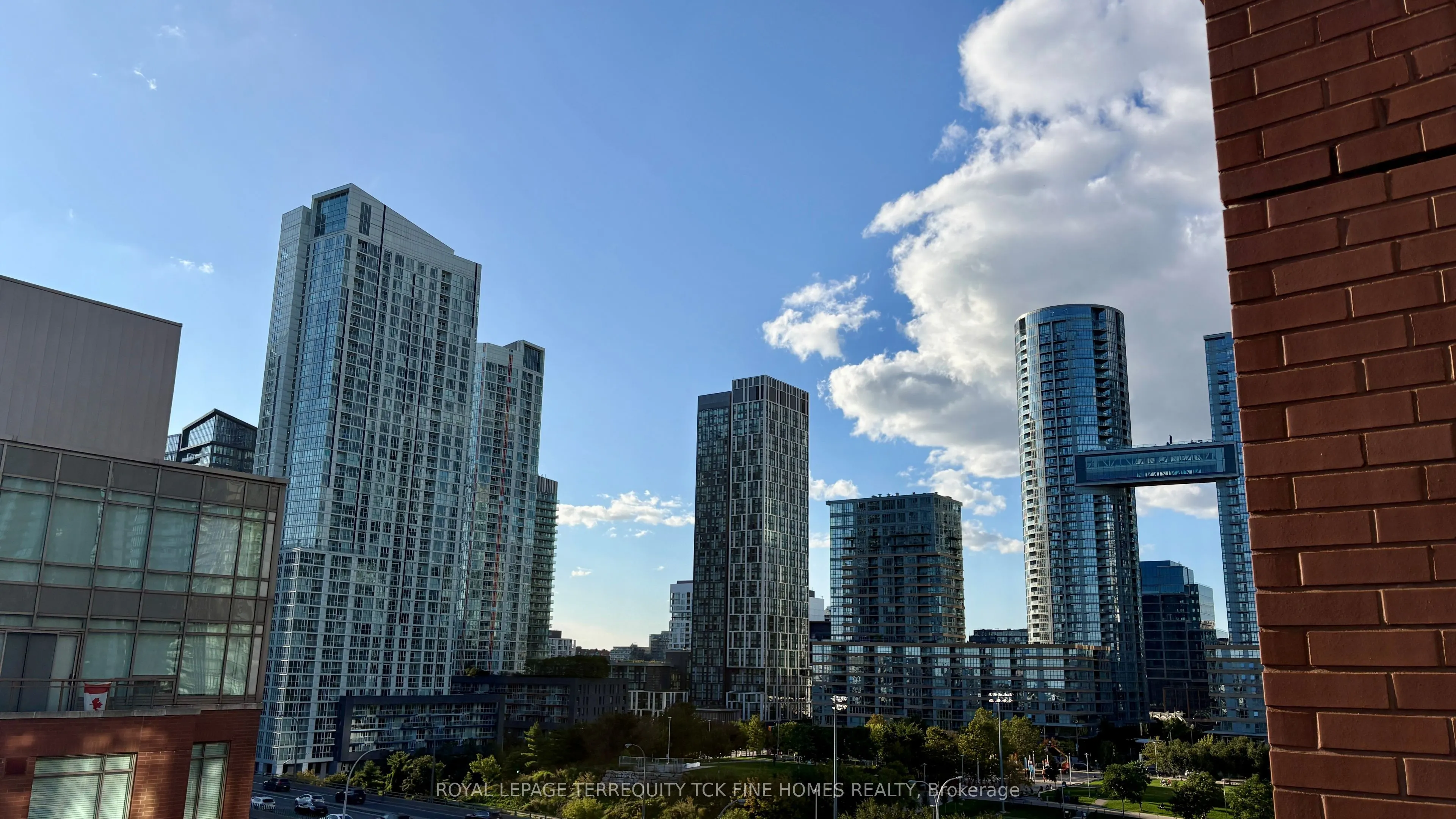 500 Queens Quay W #1016E