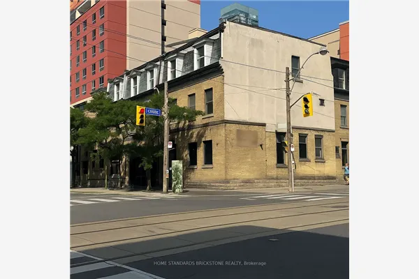 66 Gerrard Street E