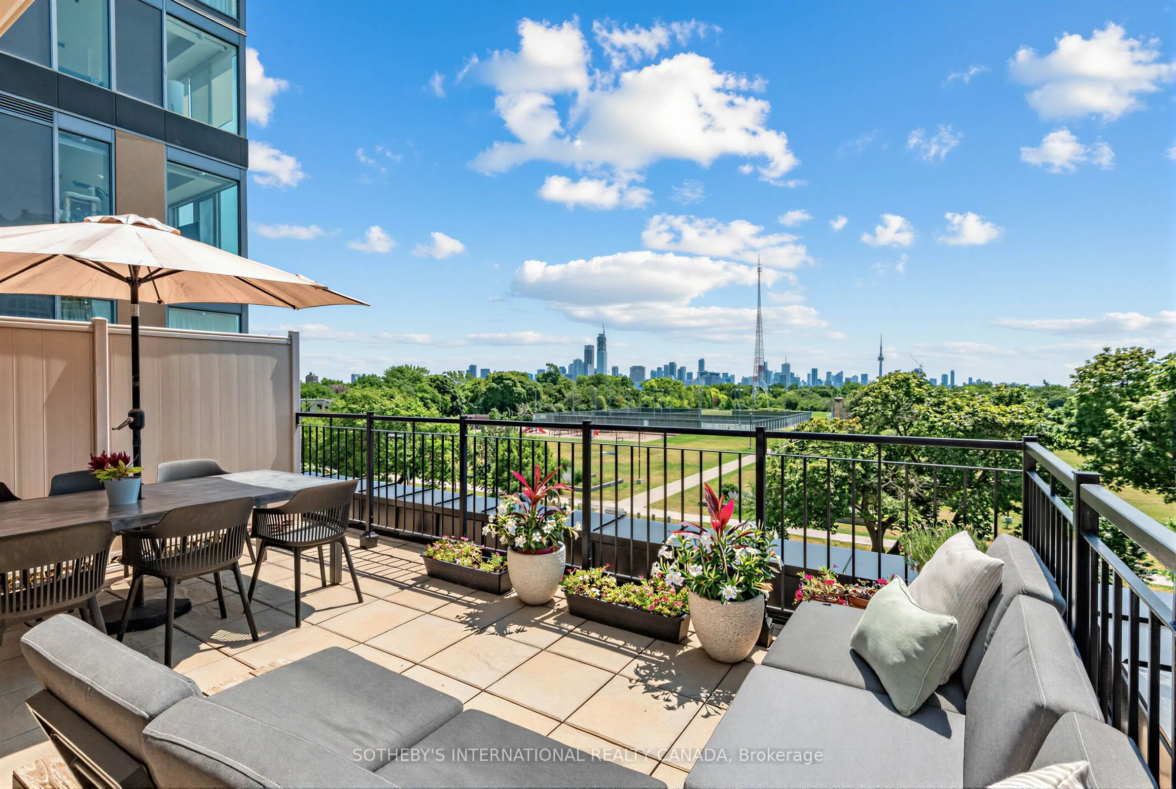 288 St Clair Avenue W #TH1