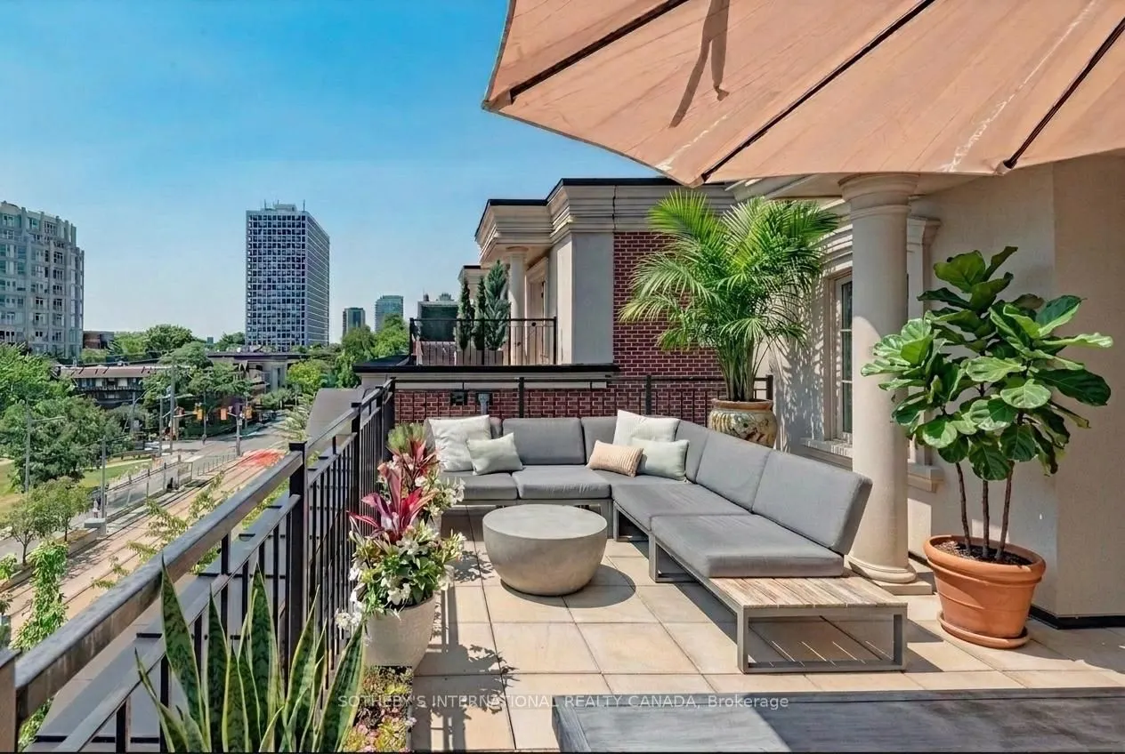 288 St Clair Avenue W #TH1