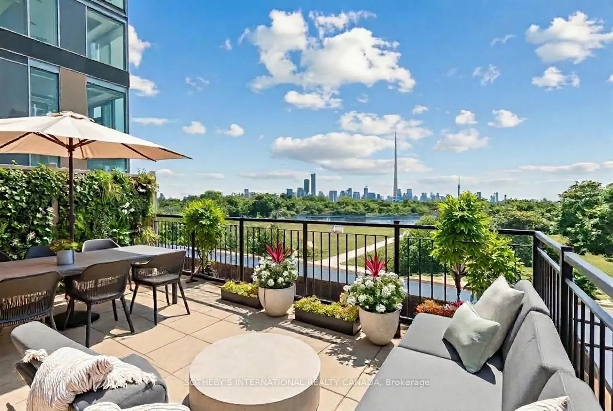 288 St Clair Avenue W #TH1