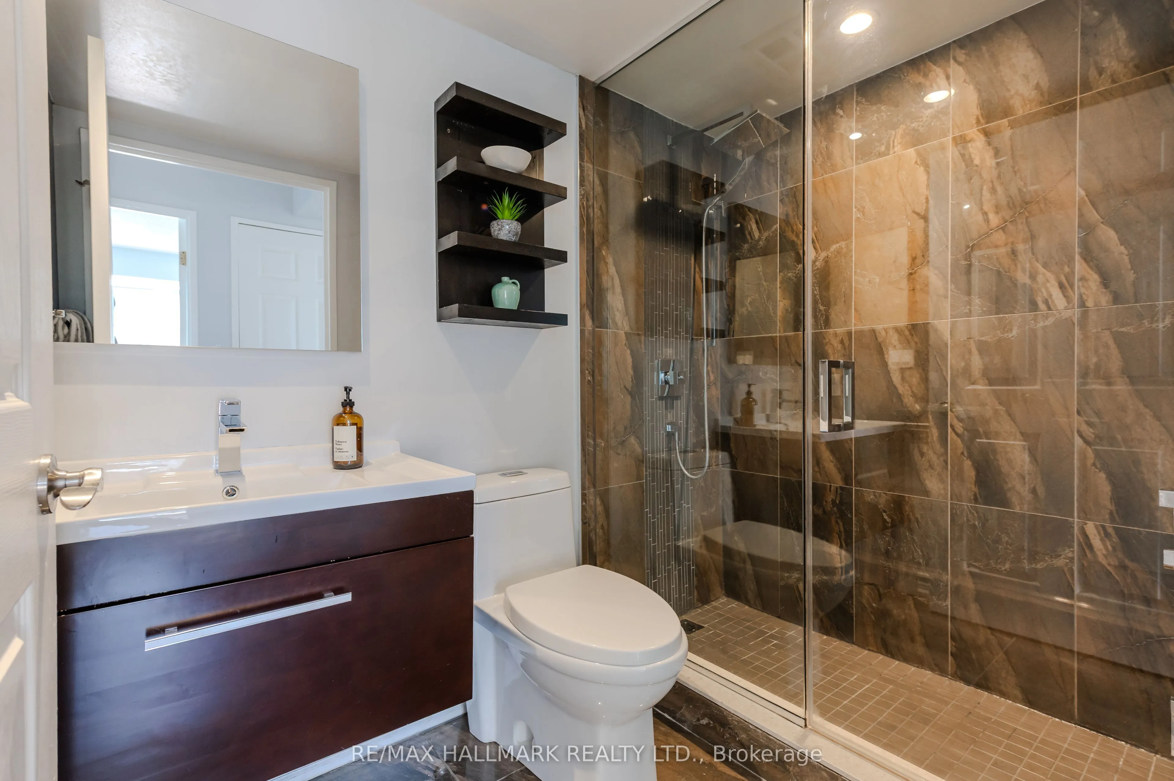 906 Sheppard Avenue W #308