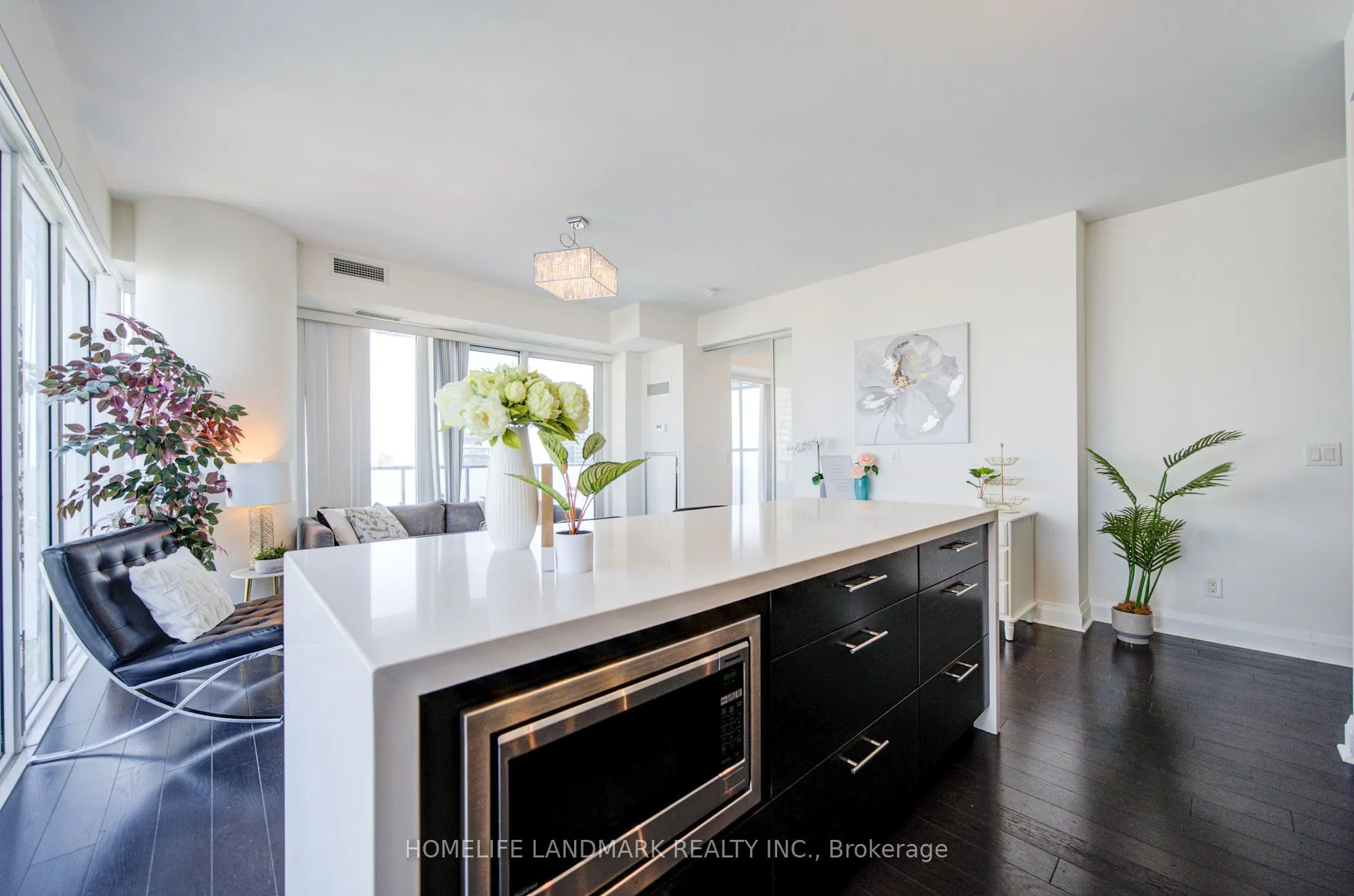 1080 Bay Street #3410