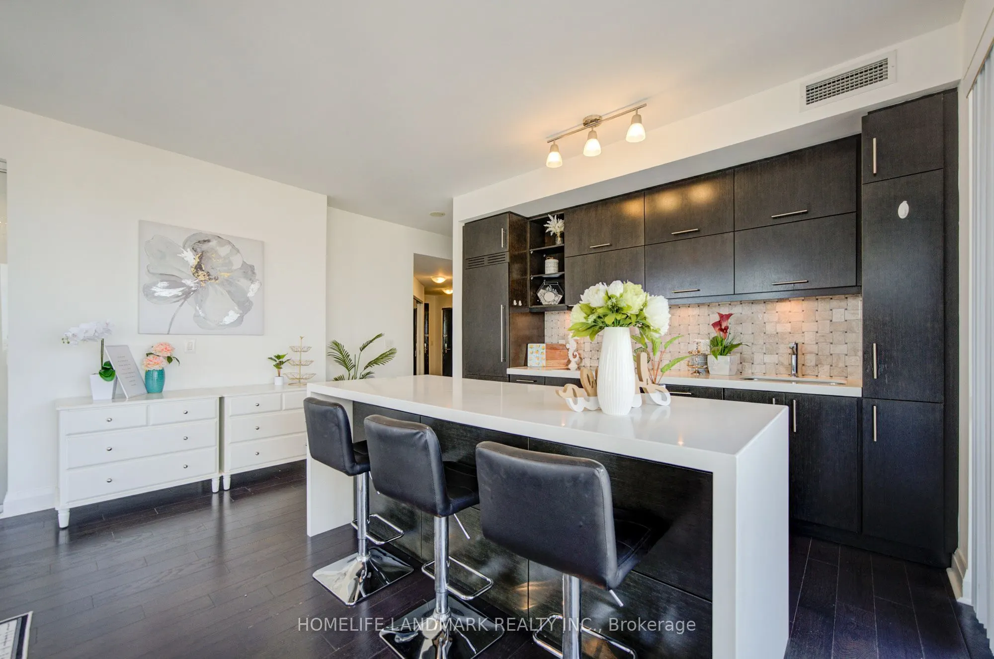 1080 Bay Street #3410