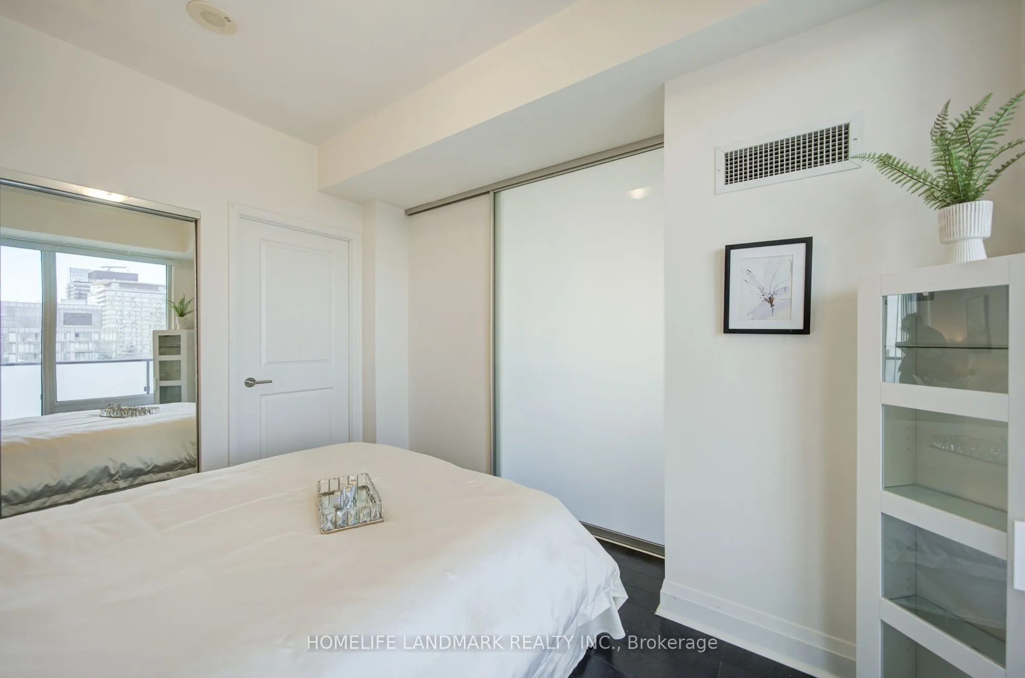 1080 Bay Street #3410
