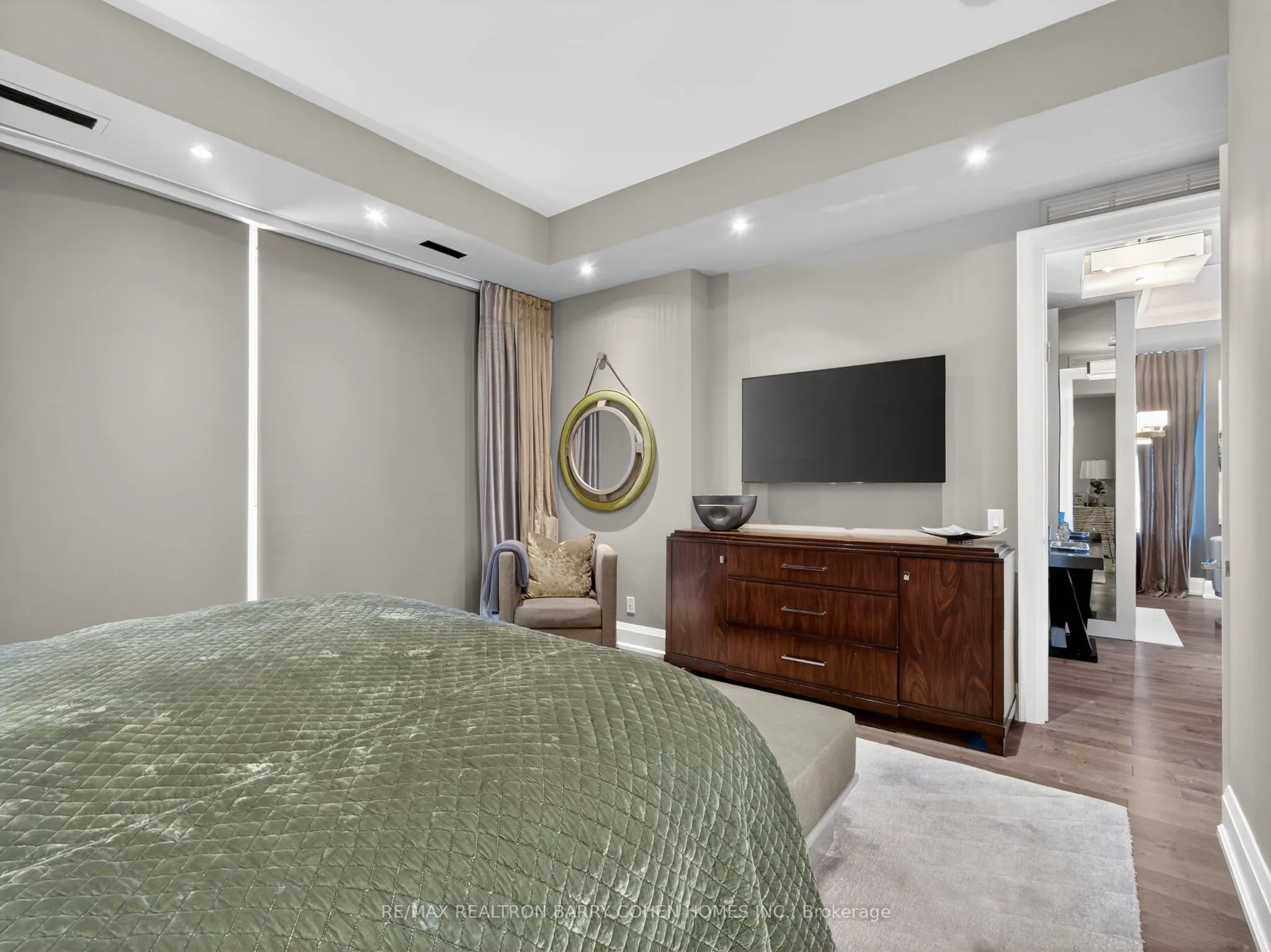 88 Davenport Road #1202
