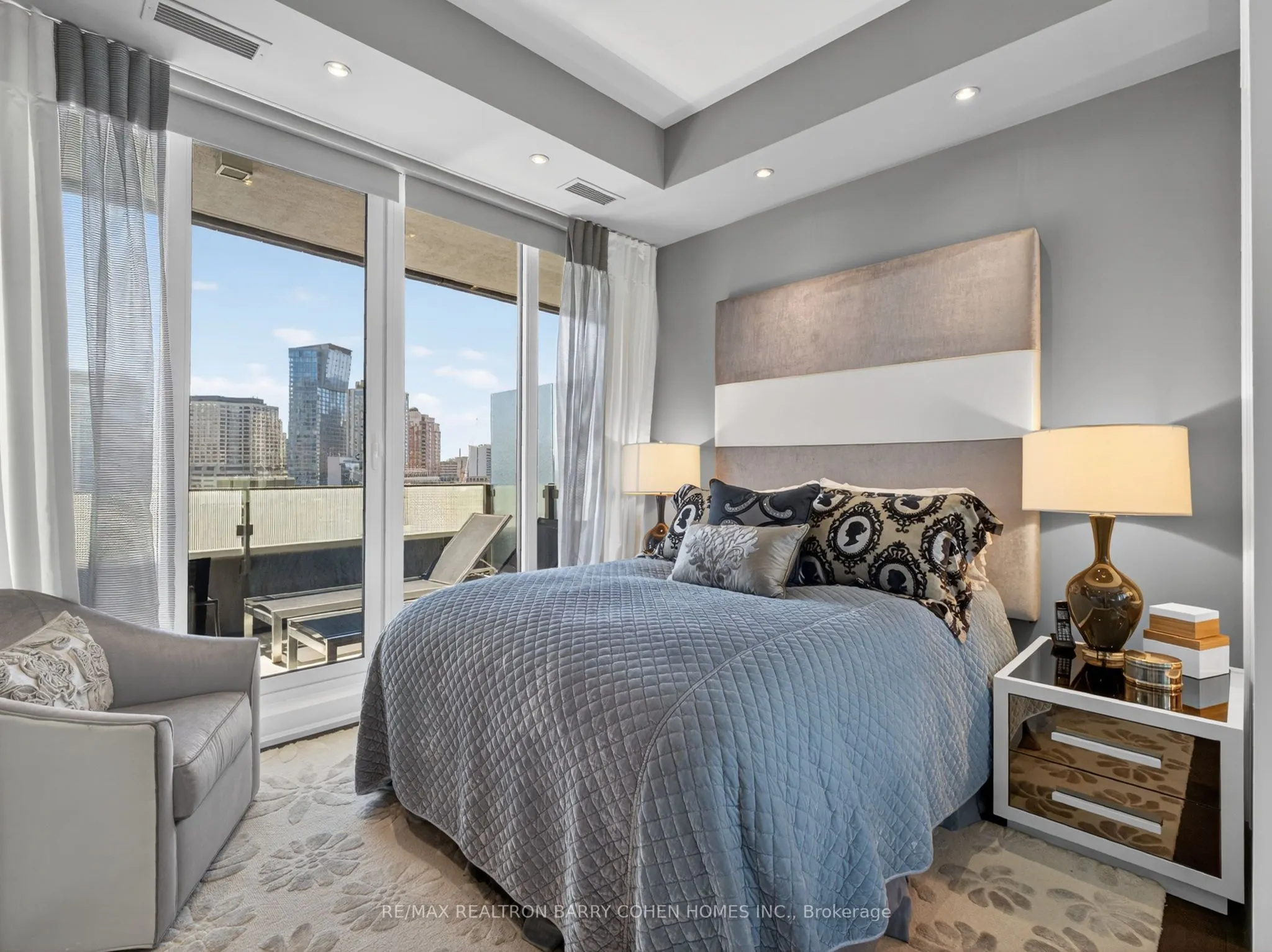 88 Davenport Road #1202