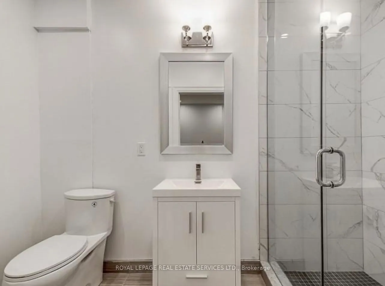 995 Bloor Street W