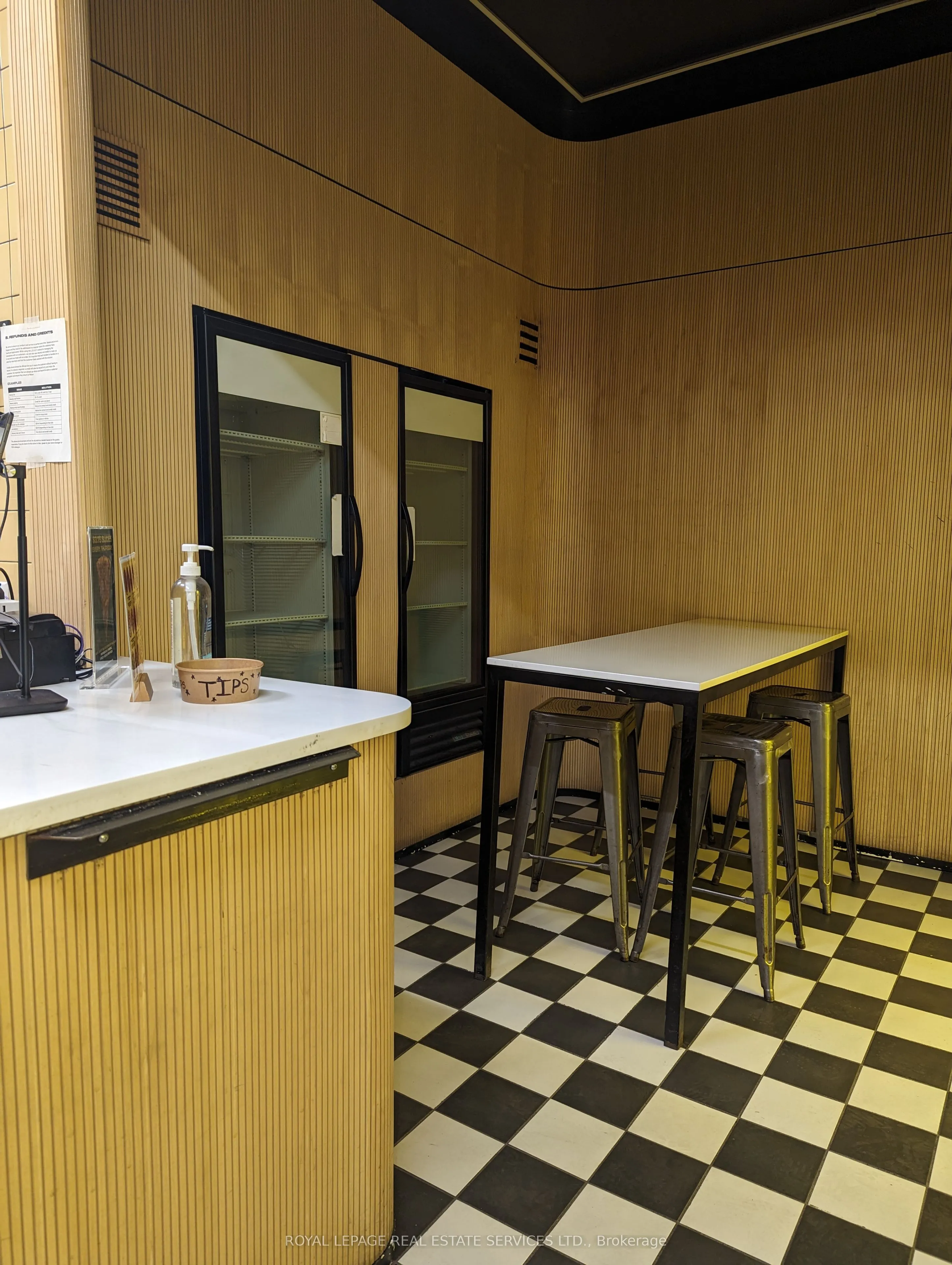 995 Bloor Street W