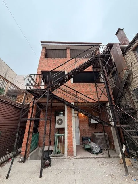 995 Bloor Street W