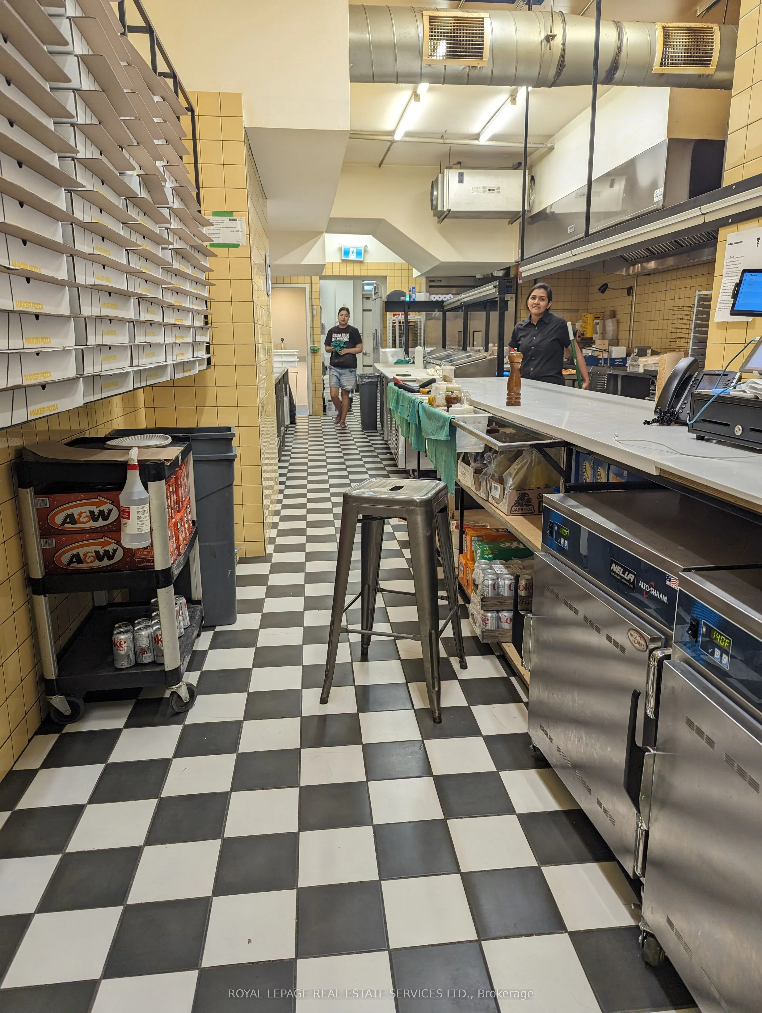 995 Bloor Street W