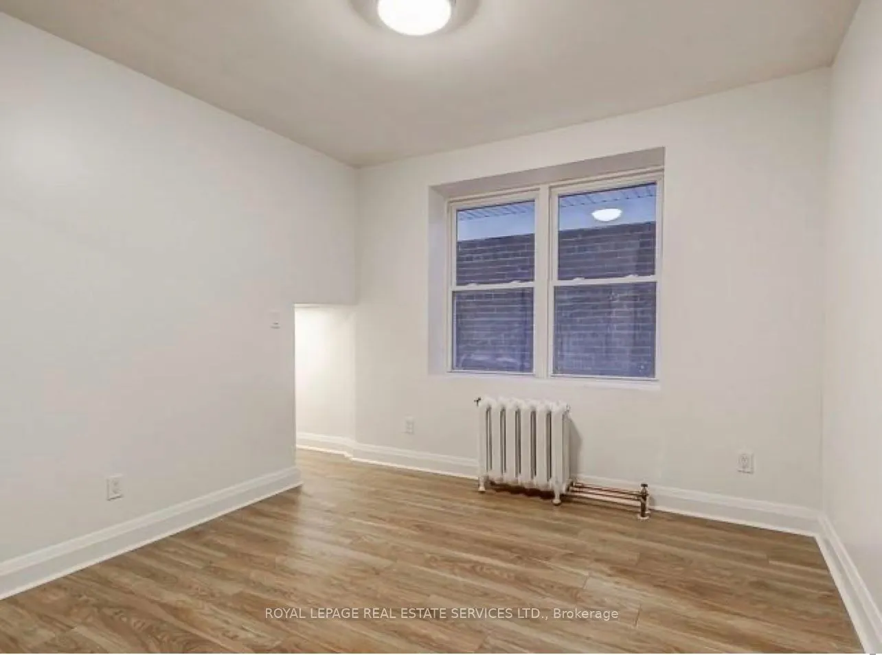 995 Bloor Street W