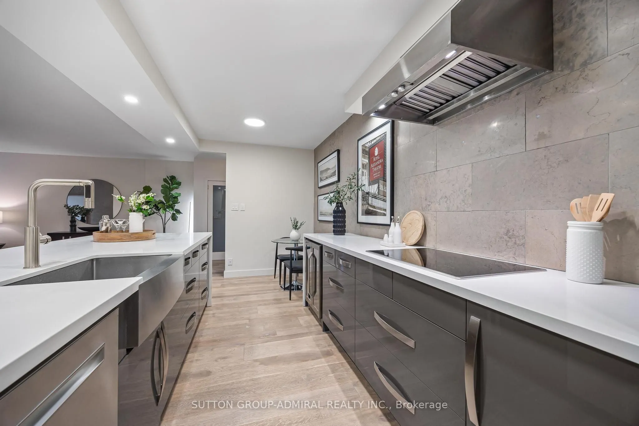 350 Lonsdale Road #206