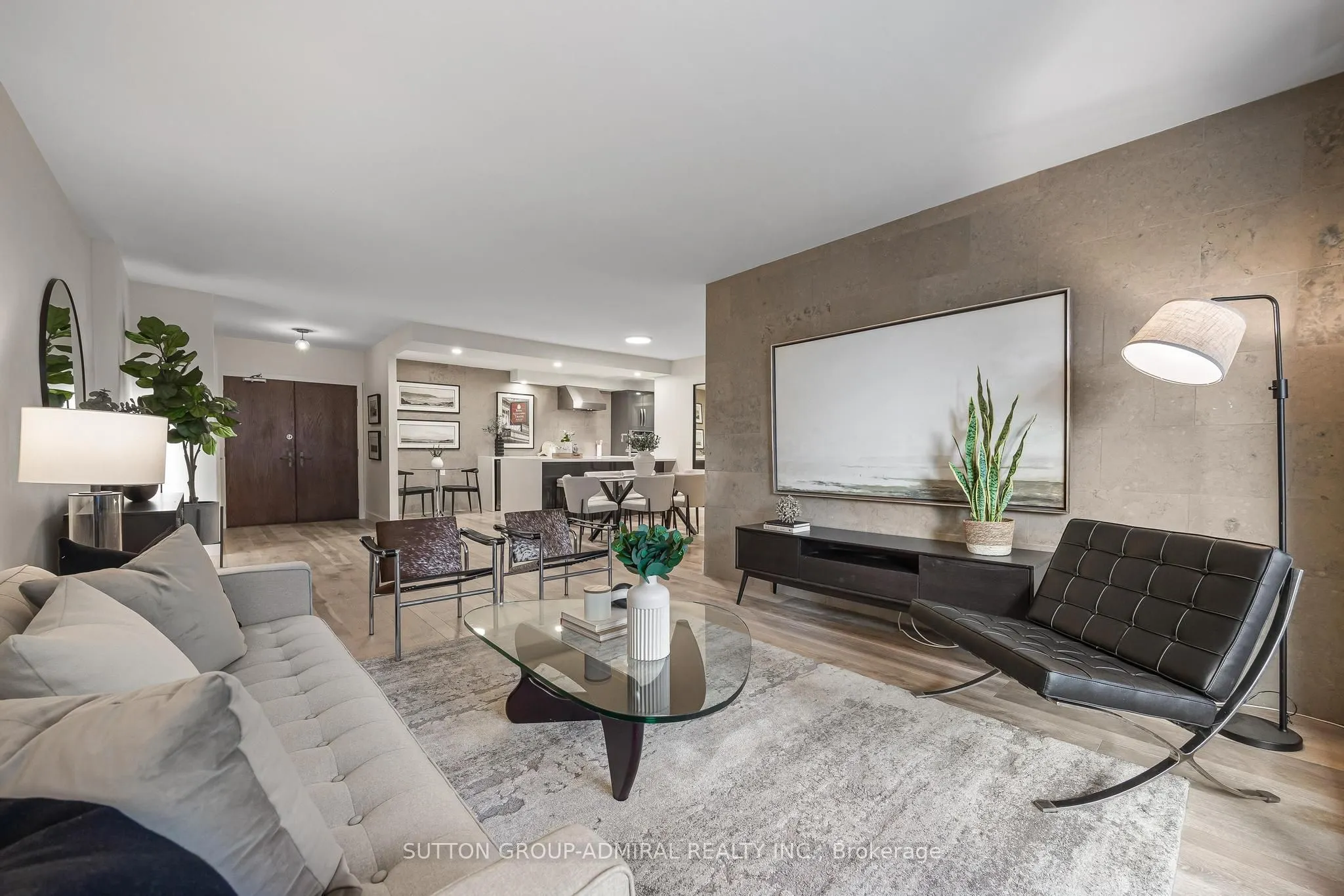 350 Lonsdale Road #206