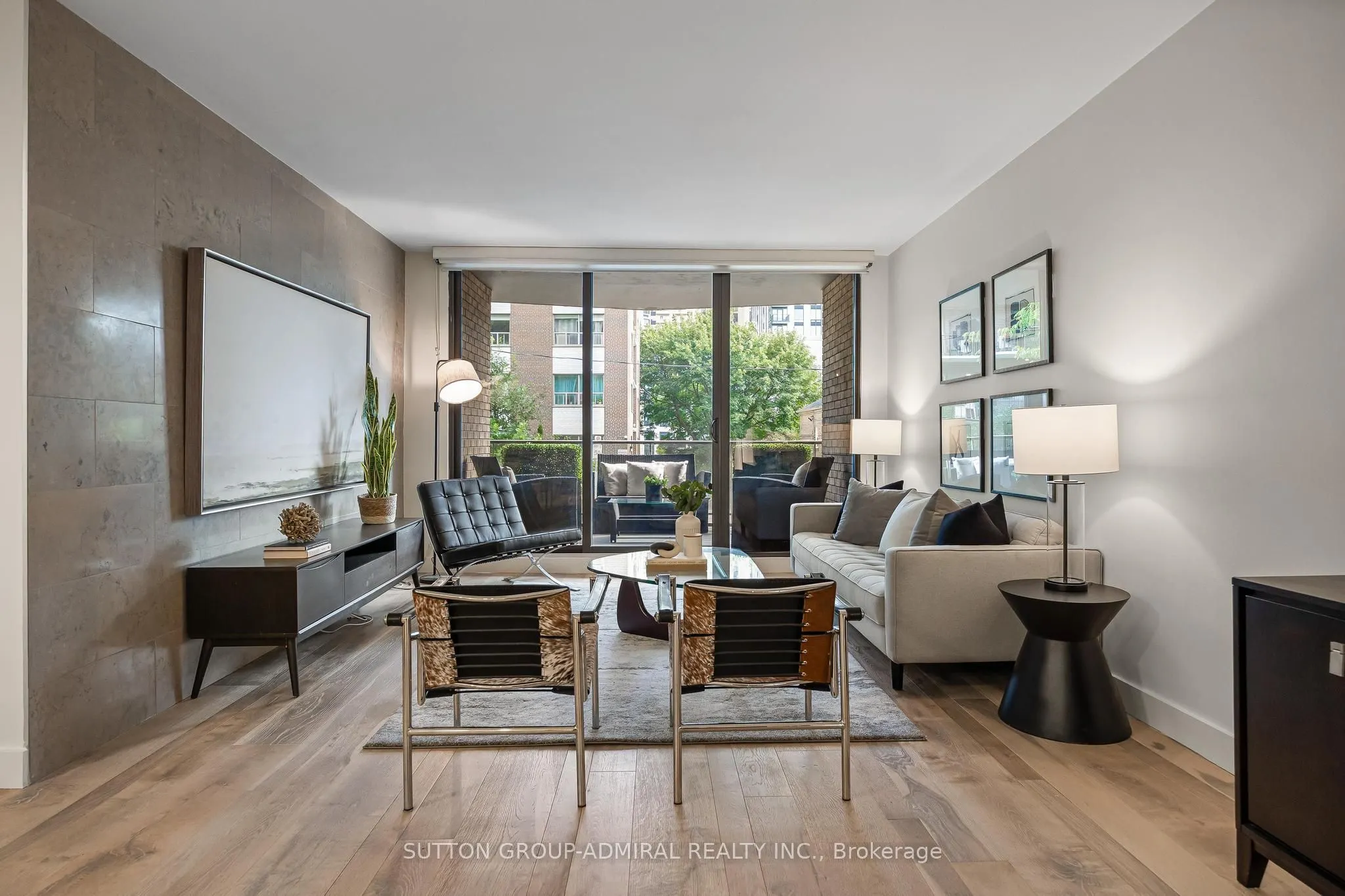 350 Lonsdale Road #206