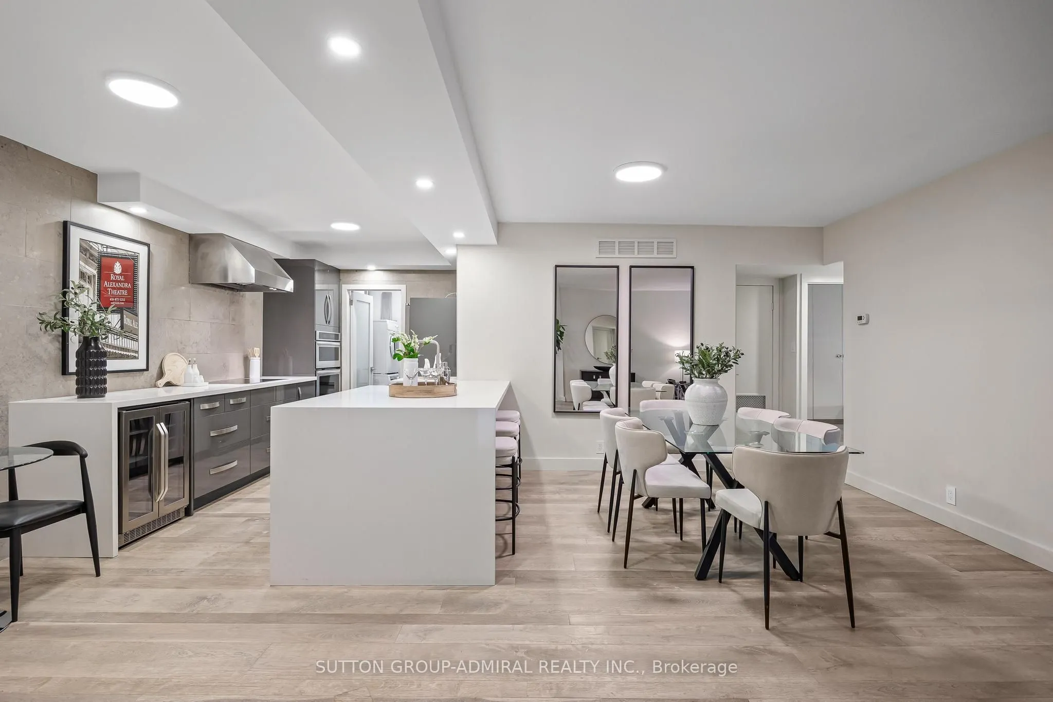 350 Lonsdale Road #206